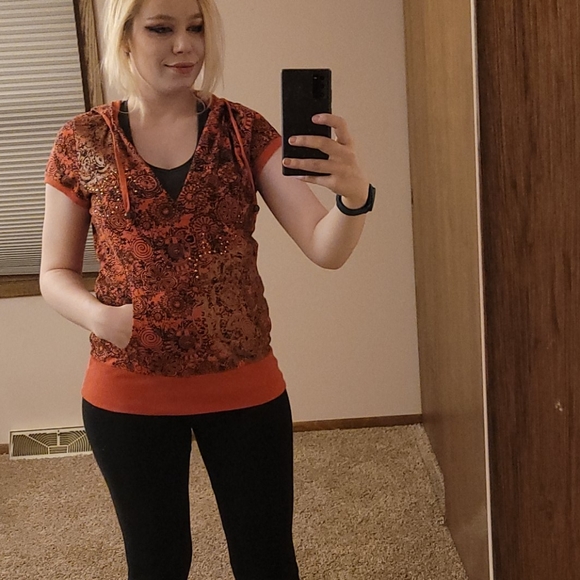 Maurices Tops - Pink silver black boho hooded maurices tee v neck